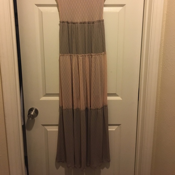 BNWT, Really Pretty all Occasion Dress. - Picture 2 of 5